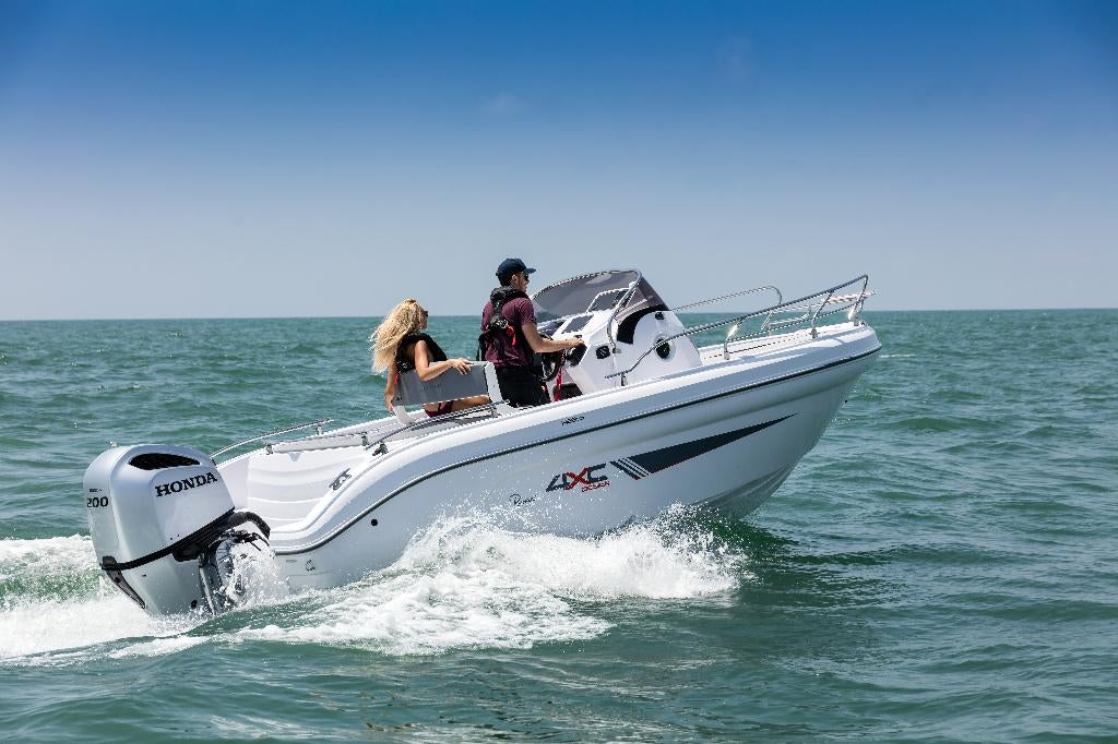 Ranieri 22 SD met 135 PK  Nieuw in showroom, Ophalen, Binnenboordmotor, 6 meter of meer, Nieuw