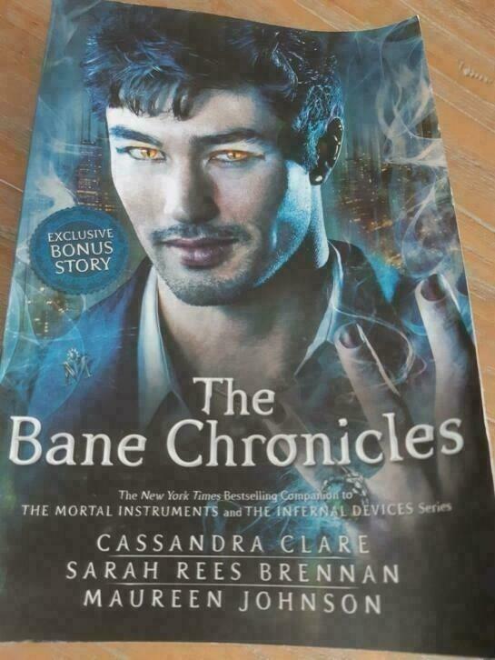 Cassandra Clare: The Bane Chronicles, special edition Engels, Boeken, Fantasy, Ophalen of Verzenden, Gelezen