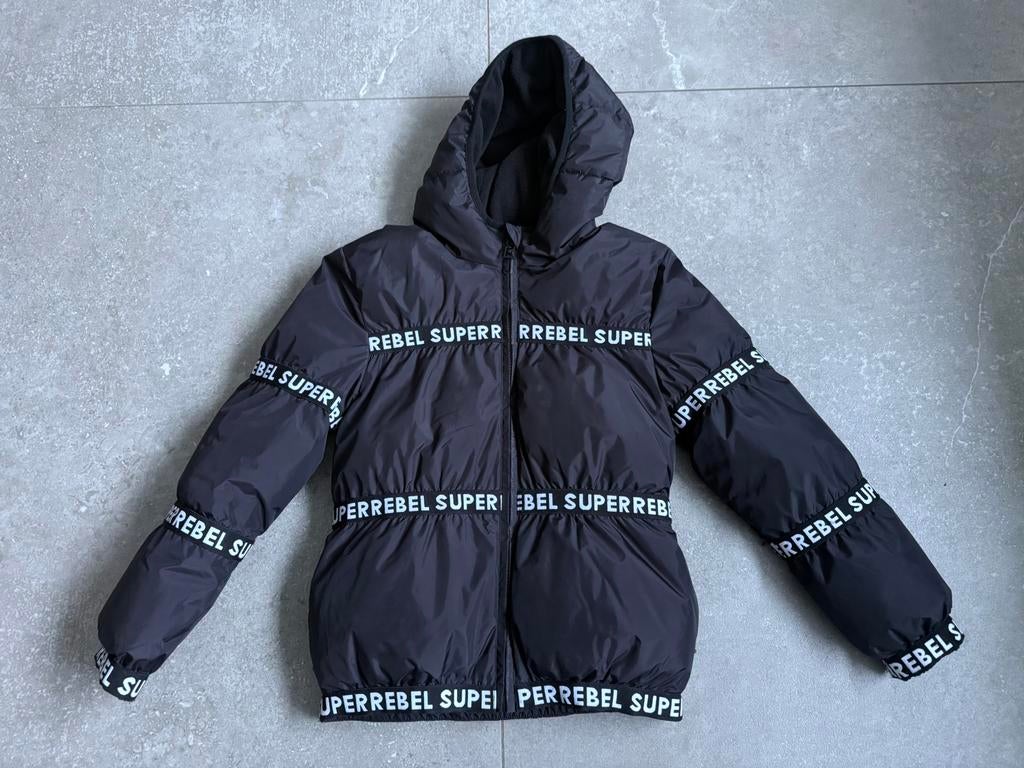 stoere Superrebel jas, Kinderen en Baby's, Kinderkleding | Maat 140, Zo goed als nieuw, Meisje, Jas, Ophalen of Verzenden