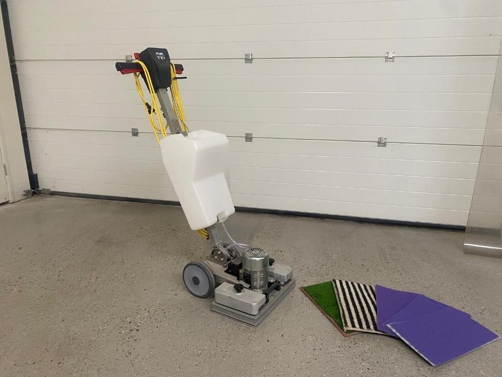 Numatic Square Scrub SQFM 4325 schrobmachine, Doe-het-zelf en Verbouw, Reinigingsmachines, Info@numatic.nl, Schrobmachine, Numatic International