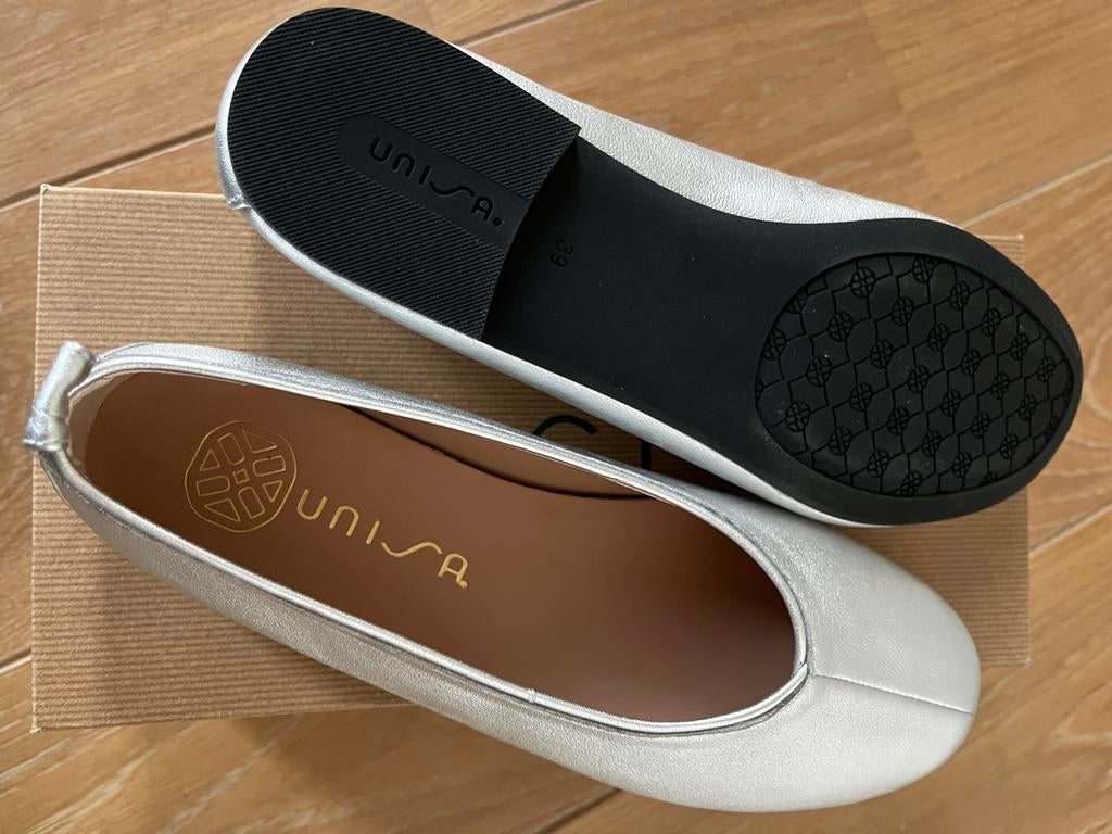 Unisa Ballerina's zilver  - Maat 39 nieuw, Kleding | Dames, Schoenen, Nieuw, Ballerina's, Overige kleuren, Verzenden