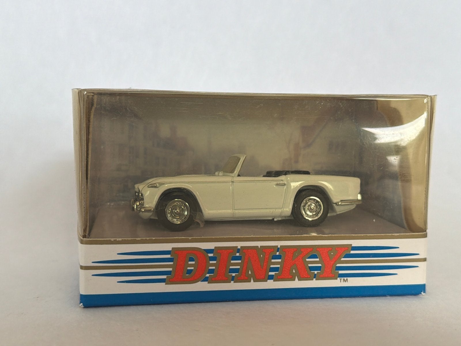 Dinky Toys 1965 Triumph TR4A-IRS Diecast Model, Ophalen, Zo goed als nieuw, Auto, Dinky Toys