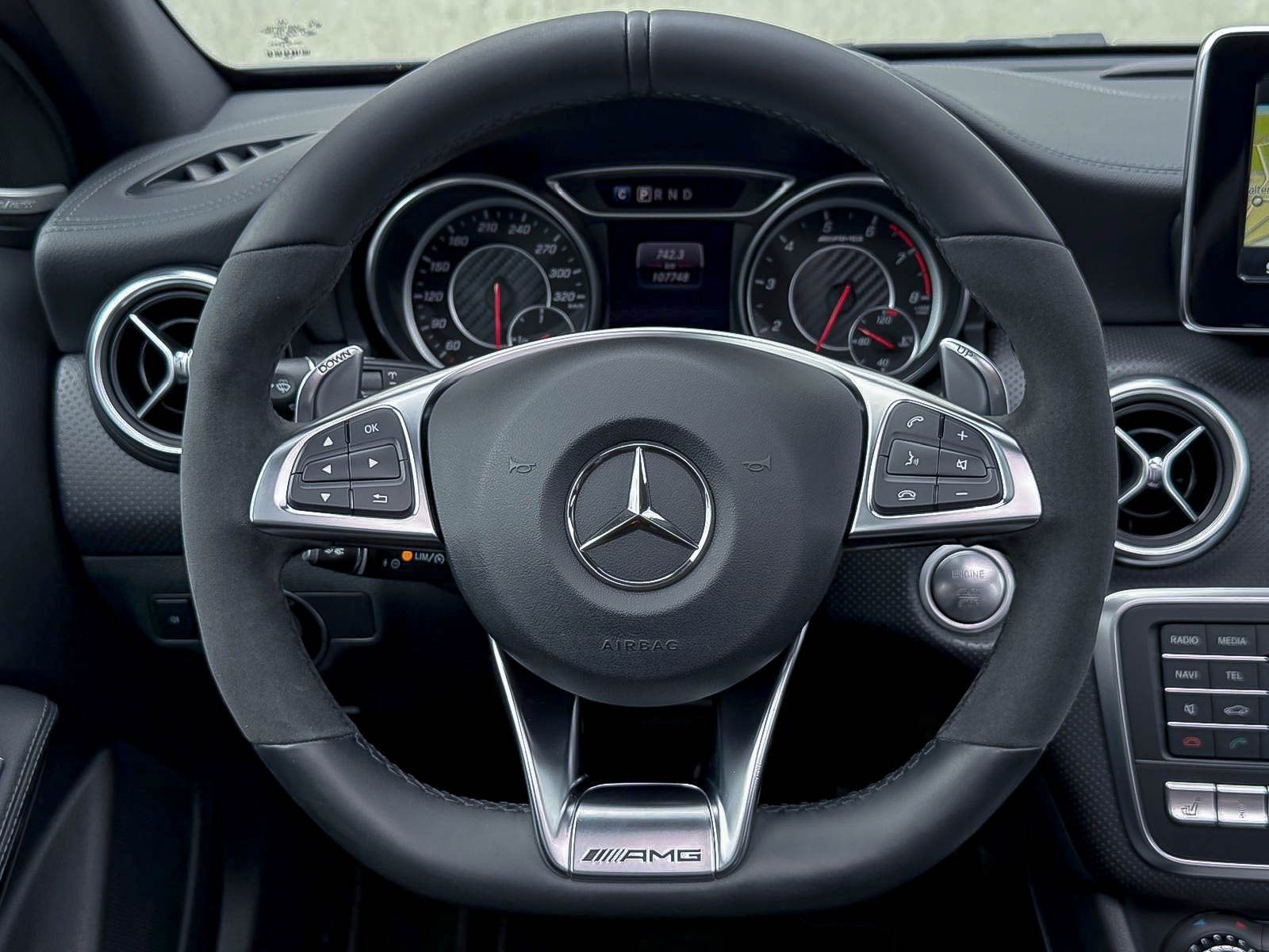 Mercedes-Benz A-klasse 45 AMG 4-Matic 381pk! 2é Eig|Designo, Auto's, Automaat, Dealer onderhouden, 4 cilinders, Bedrijf