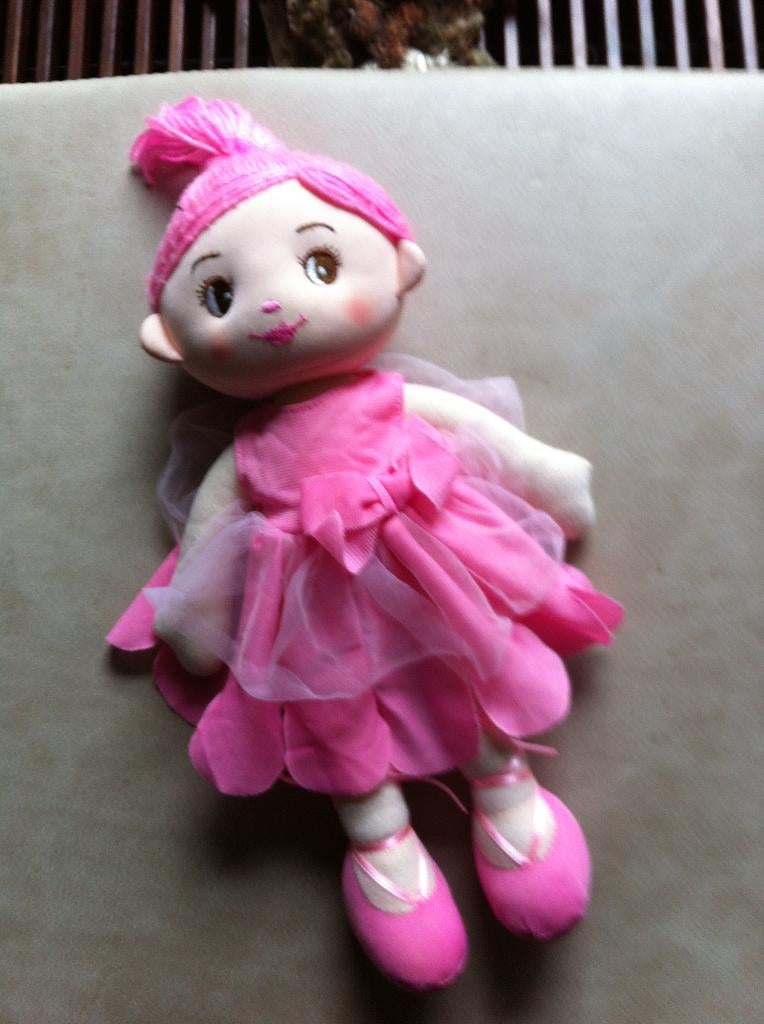 Meisjes stoffen popje Roze L 40 cm, Kinderen en Baby's, Speelgoed | Knuffels en Pluche, Ophalen of Verzenden, Zo goed als nieuw