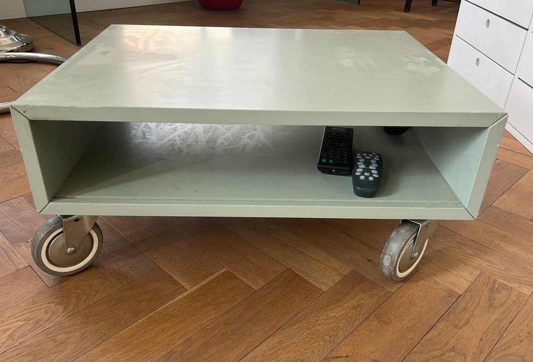 Tv tafeltje op wielen, Ophalen, Gebruikt, Rechthoekig, Minder dan 55 cm