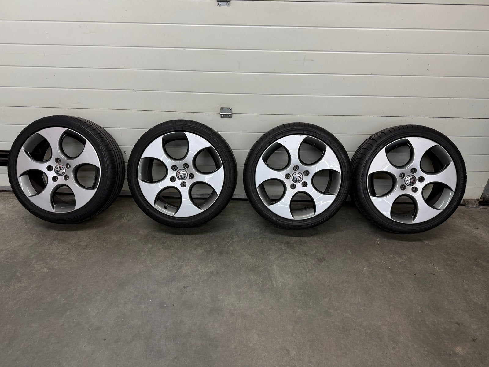 NETTE ORIGINELE DETROIT BBS GOLF GTI VELGEN 5x112, Ophalen, 18 inch, Banden en Velgen, Personenwagen