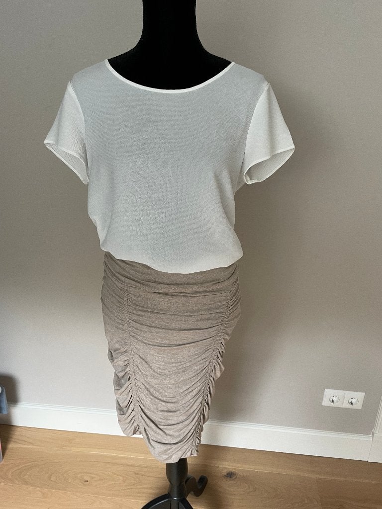 Rok maat S Beige Rozes of Avalon NIEUW, Ophalen, Beige, Nieuw, Knielengte