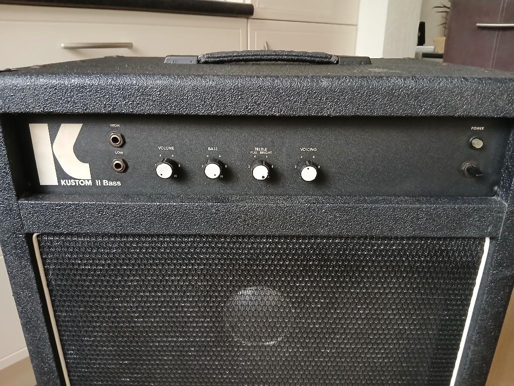 KUSTOM II BASCOMBO.    BIEDEN., Ophalen, Gebruikt, Basgitaar, 100 watt of meer