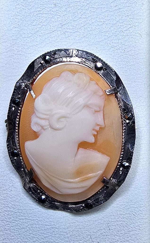 Antieke schelp camee met zilveren omlijsting, Ophalen of Verzenden, Zo goed als nieuw, Zilver, Zilver