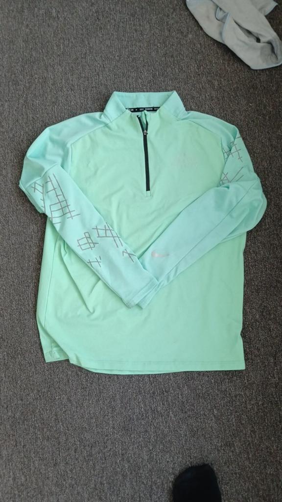 Nike Running Division hardloopshirt - Zo goed als nieuw, Kleding | Dames, Sportkleding, Maat 38/40 (M), Nike, Ophalen of Verzenden