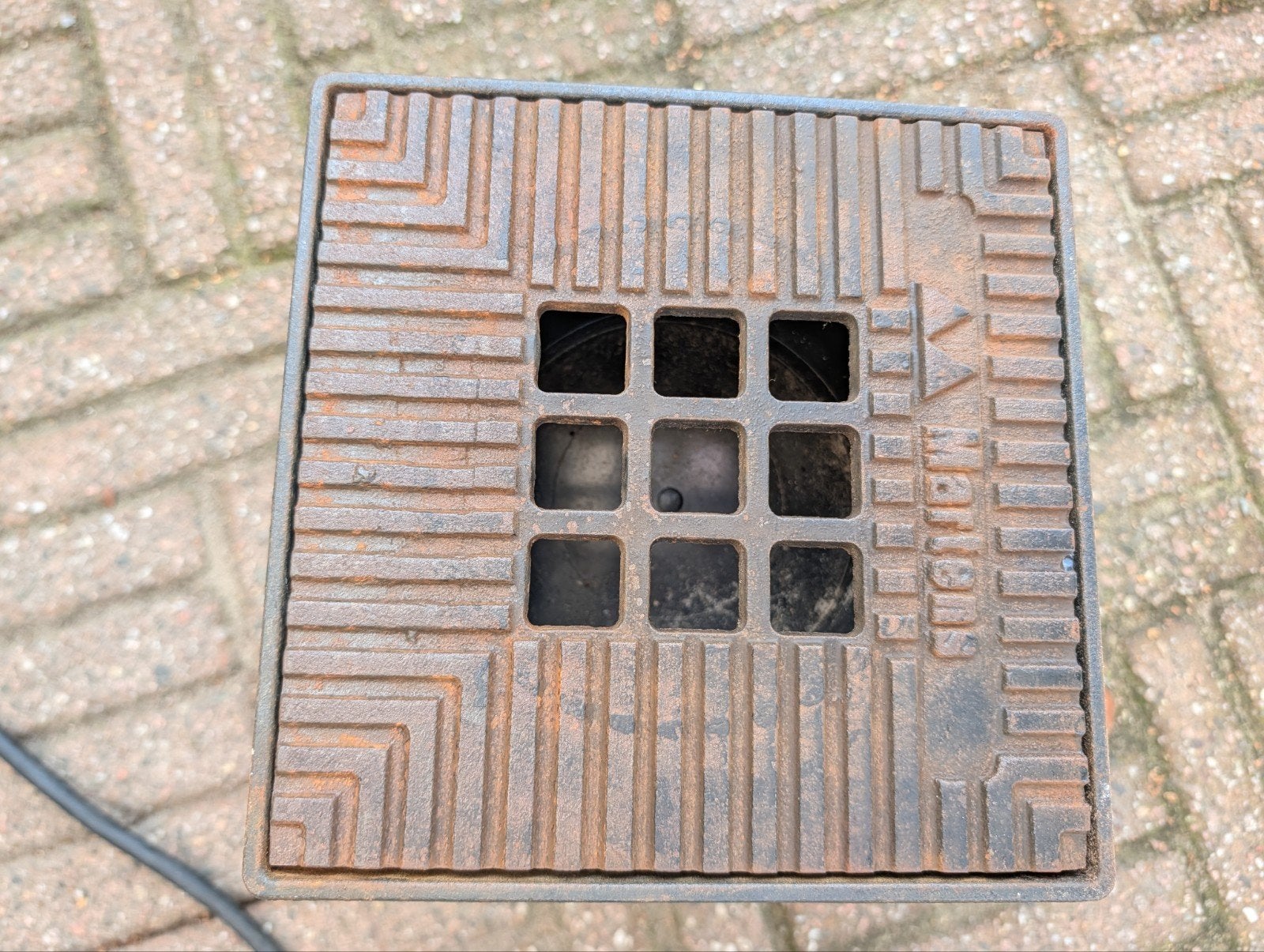afvoerput met gietijzer deksel, Doe-het-zelf en Verbouw, Ophalen, Overige materialen, Overige typen, 60 tot 80 mm