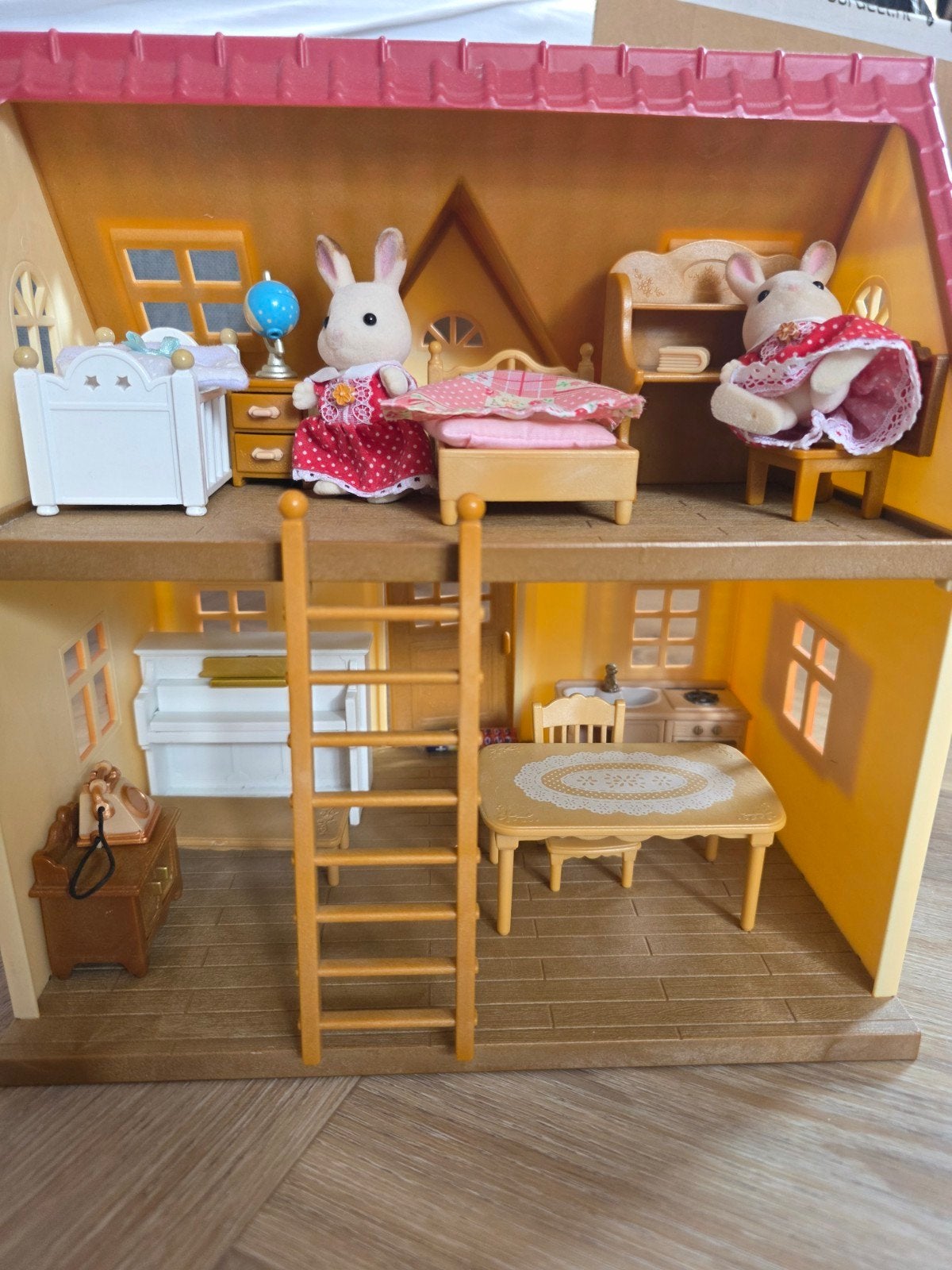 Sylvanian Families Startershuis met Chocoladekonijn-familie, Ophalen of Verzenden, Gebruikt, Poppenhuis