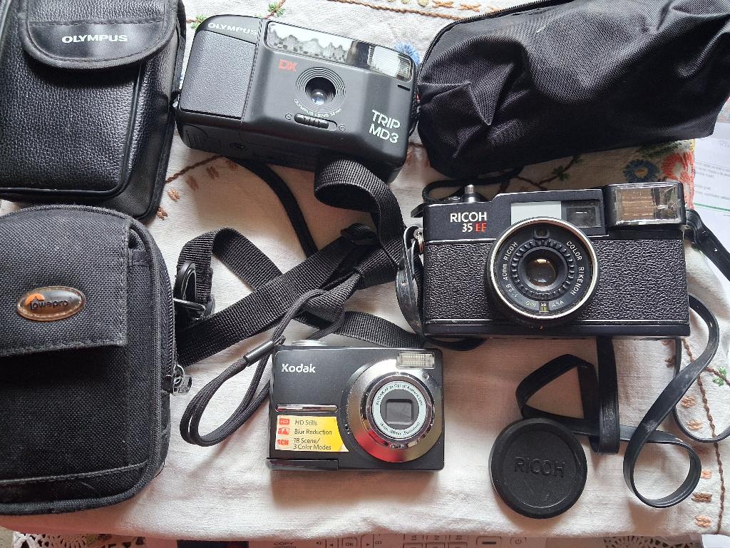 fototoestellen camera,s 3 x met tasjes, Ophalen of Verzenden, Gebruikt, Overige typen, Overige merken