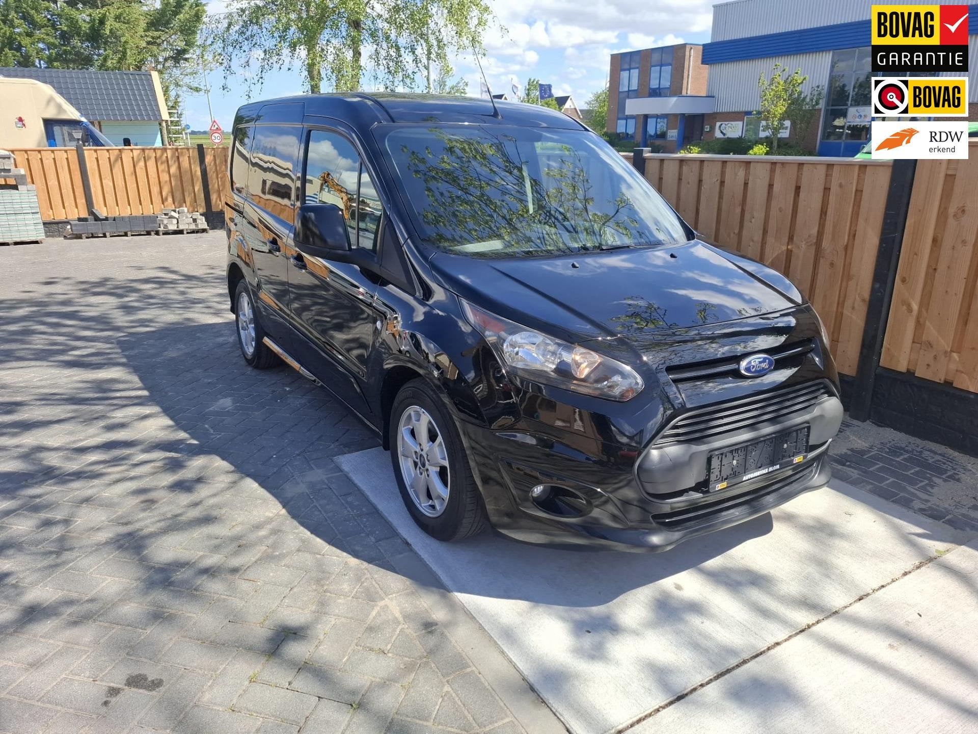 Ford TRANSIT CONNECT 1.0 Ecoboost L1 Trend, Voorwielaandrijving, Gebruikt, Zwart, 14 km/l