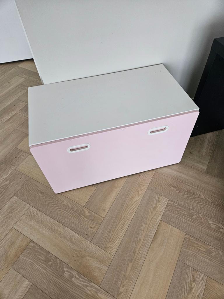 SMÅSTAD
Speelgoedkist met bank, wit/licht Roos, 90x52x48 cm, Ophalen of Verzenden, Gebruikt, Minder dan 50 cm