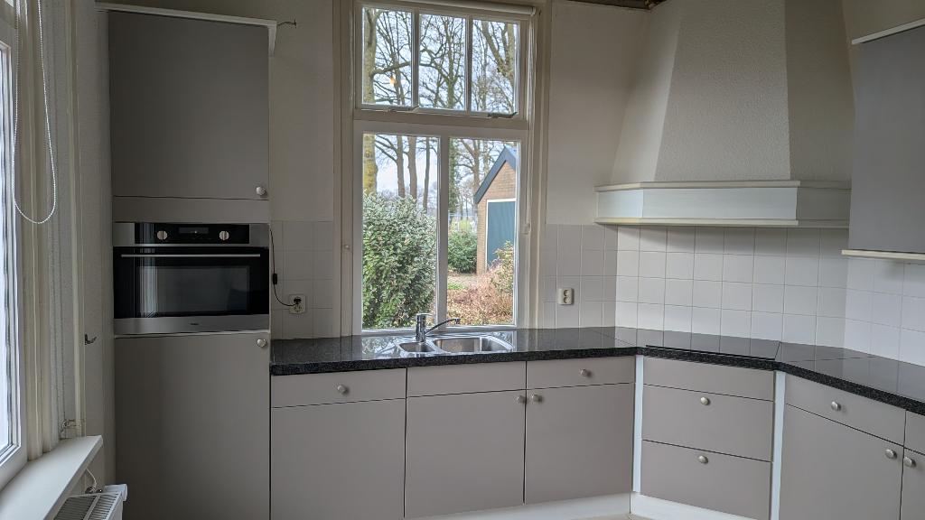Hoekkeuken met stenen blad en inbouwapparaten, Ophalen, Gebruikt, Hoekkeuken, Graniet of Steen
