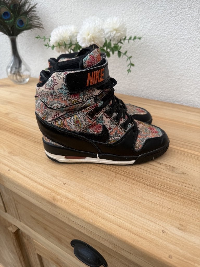 Nike Air Revolution Sky High Paisley - Collecters Item, Kleding | Dames, Schoenen, Overige kleuren, Verzenden, Nike, Sneakers of Gympen