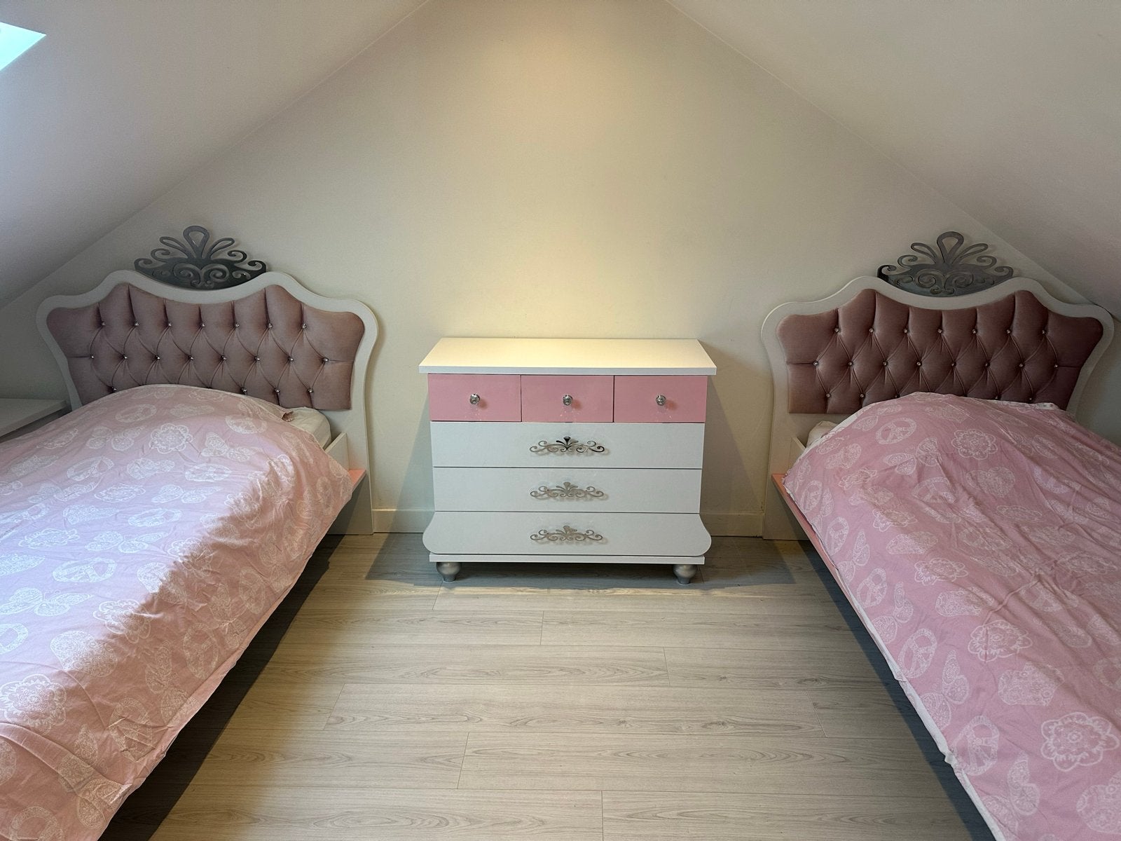 Complete luxe meisjeskamer  met 2 bedden, Ophalen, Zo goed als nieuw, 180 cm of meer, 85 tot 100 cm