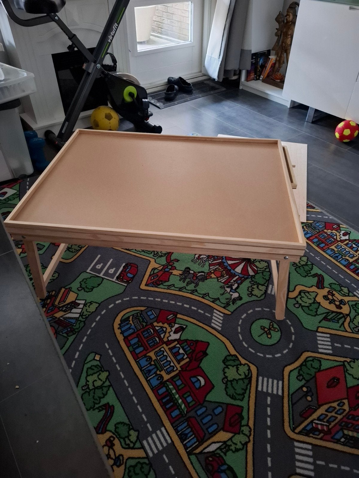 Puzzelbord op poten - Zo goed als nieuw, Hobby en Vrije tijd, Ophalen, Zo goed als nieuw, Legpuzzel