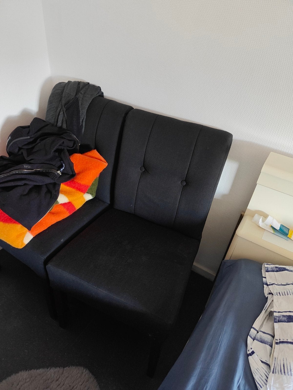 gratis Twee zwarte stoelen, Huis en Inrichting, Stoelen, Ophalen, Gebruikt, Twee, Zwart