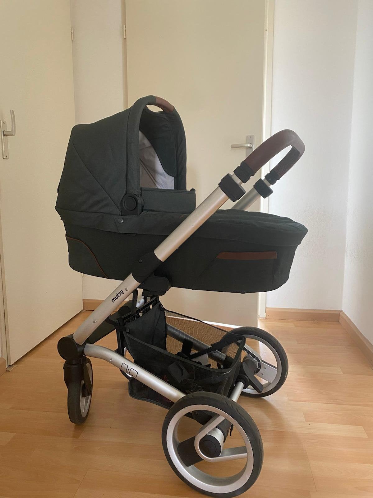 Complete kinderwagen set Mutsy Nio, Ophalen, Zo goed als nieuw, Mutsy, Met autostoeltje