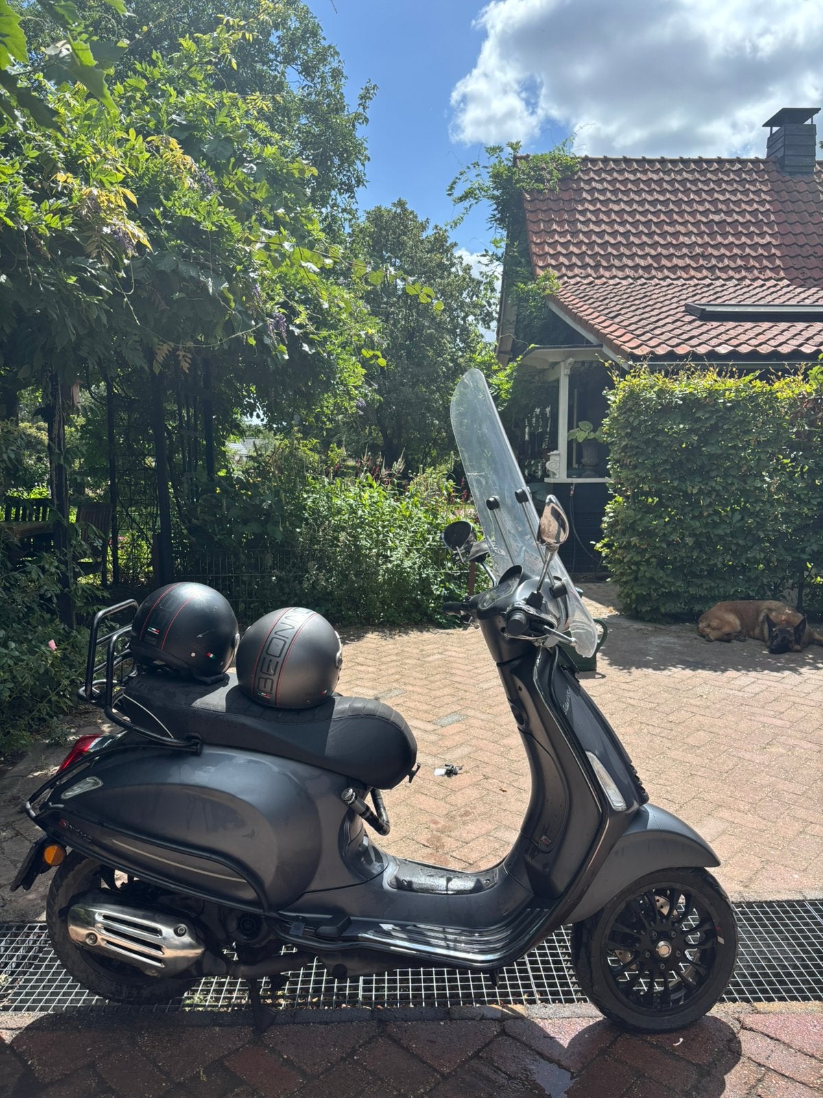 Vespa Sprint 45 km/u, 17600 km, 2 Beon-helmen & alarmsysteem, Fietsen en Brommers, Scooters | Vespa, Ophalen, Gebruikt, Maximaal 45 km/u