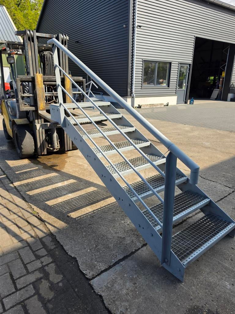 Stalen trap grijs. Hoog 1,1 mtr. Nor046, Ophalen