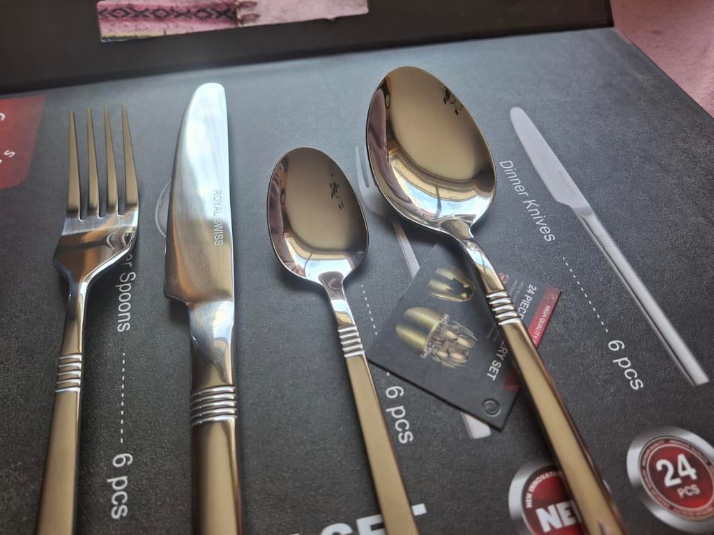 Royal Swiss 24-delige Bestekset - Nieuw in Doos, Ophalen, Nieuw, Rvs of Chroom, Bestekset