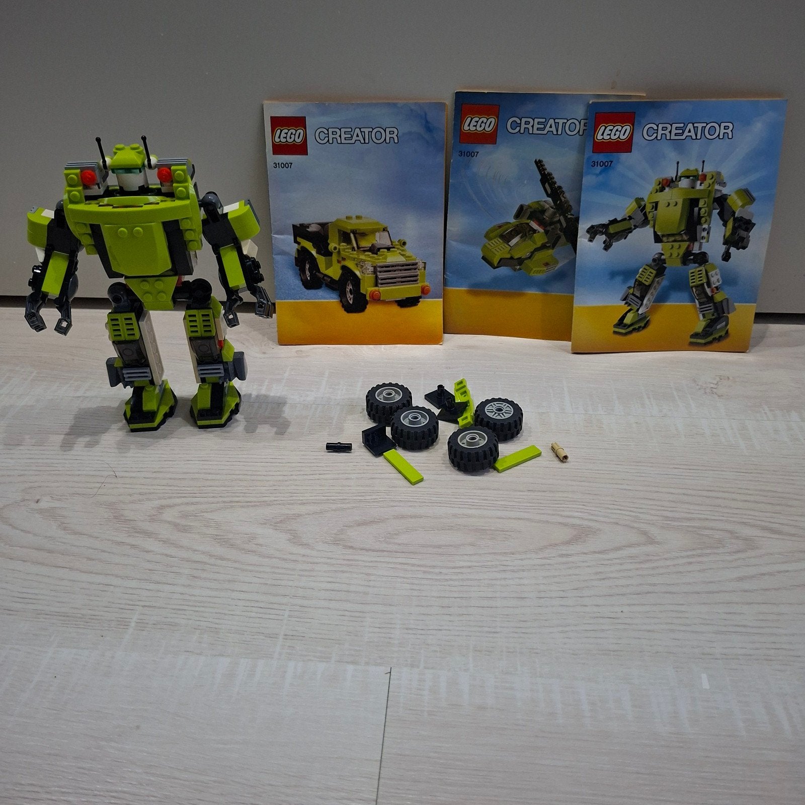 LEGO Creator 31007 Robot, Auto en Vliegtuig (3-in-1), Lego, Ophalen of Verzenden, Zo goed als nieuw, Inclusief instructies