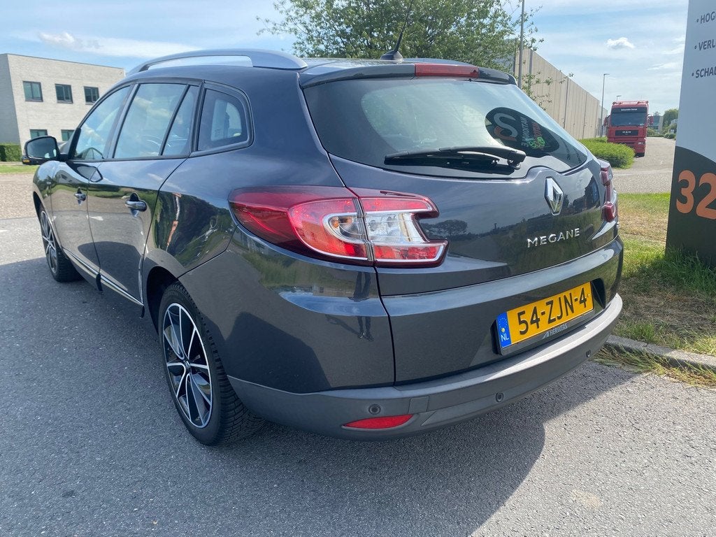 Renault Mégane Estate 2012 * 1.5 dCi Bose * APK * TOP CAR, Euro 5, Gebruikt, 680 kg, 4 cilinders