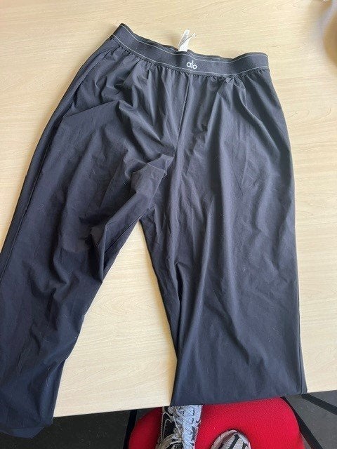 ALO broek, Kleding | Dames, Broeken en Pantalons, Verzenden, Zwart, Zo goed als nieuw, Lang