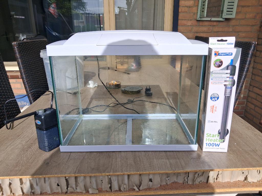 Aquarium superfish 30 liter, Ophalen, Verwarming, Zo goed als nieuw, Leeg aquarium