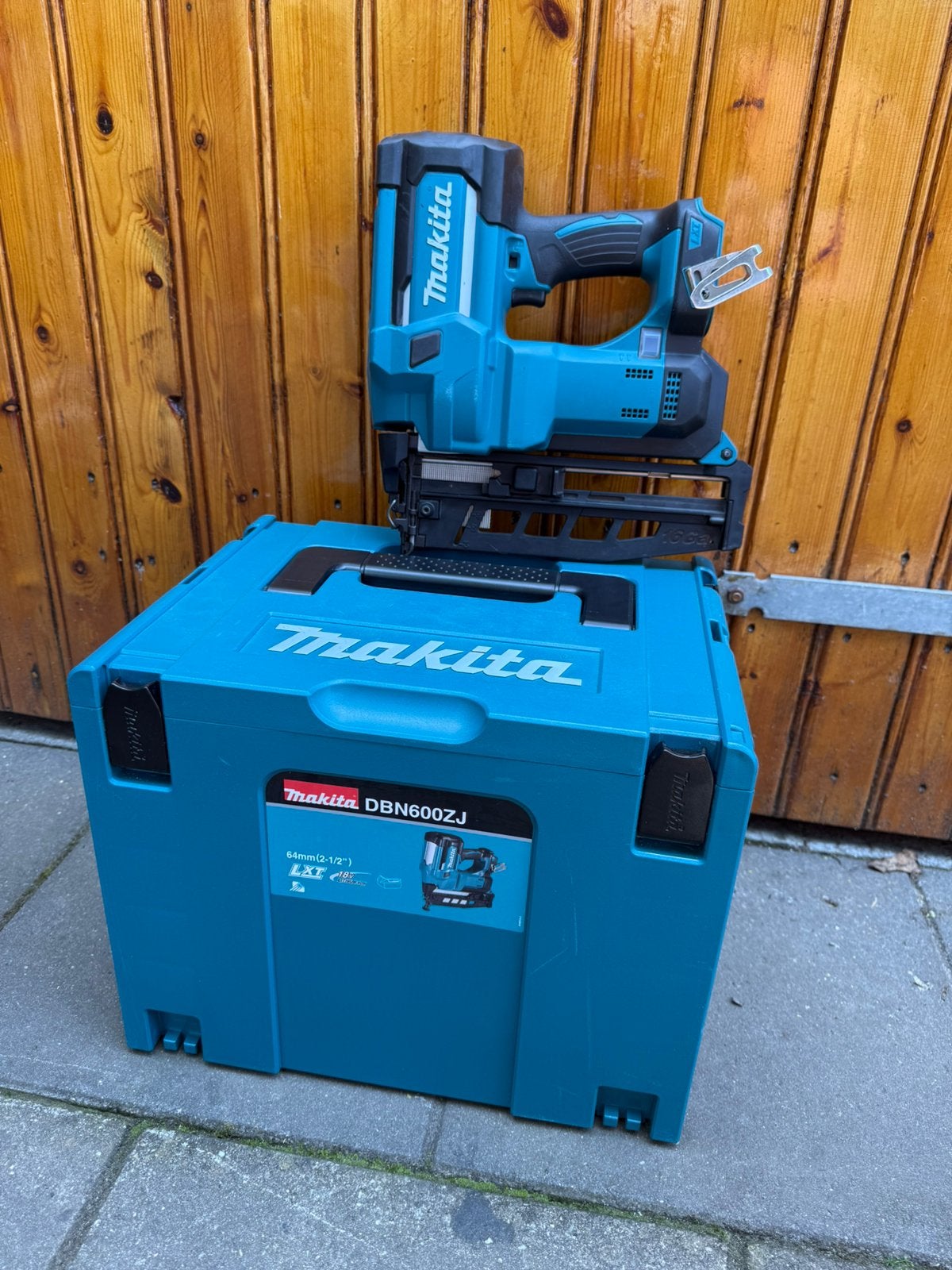 Makita DBN600 16 gauge brad tacker accu, Ophalen of Verzenden, Zo goed als nieuw