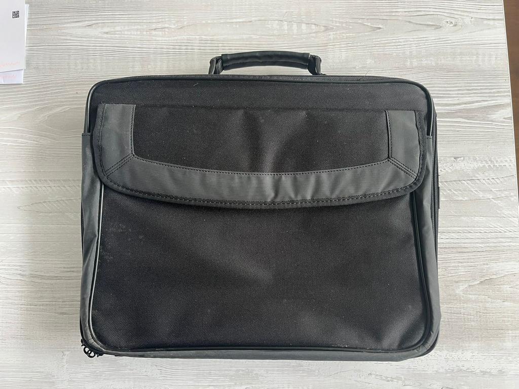 Laptoptas met veel vakjes 40x30, Computers en Software, Laptoptassen, Ophalen of Verzenden, 17 inch of meer, Zo goed als nieuw