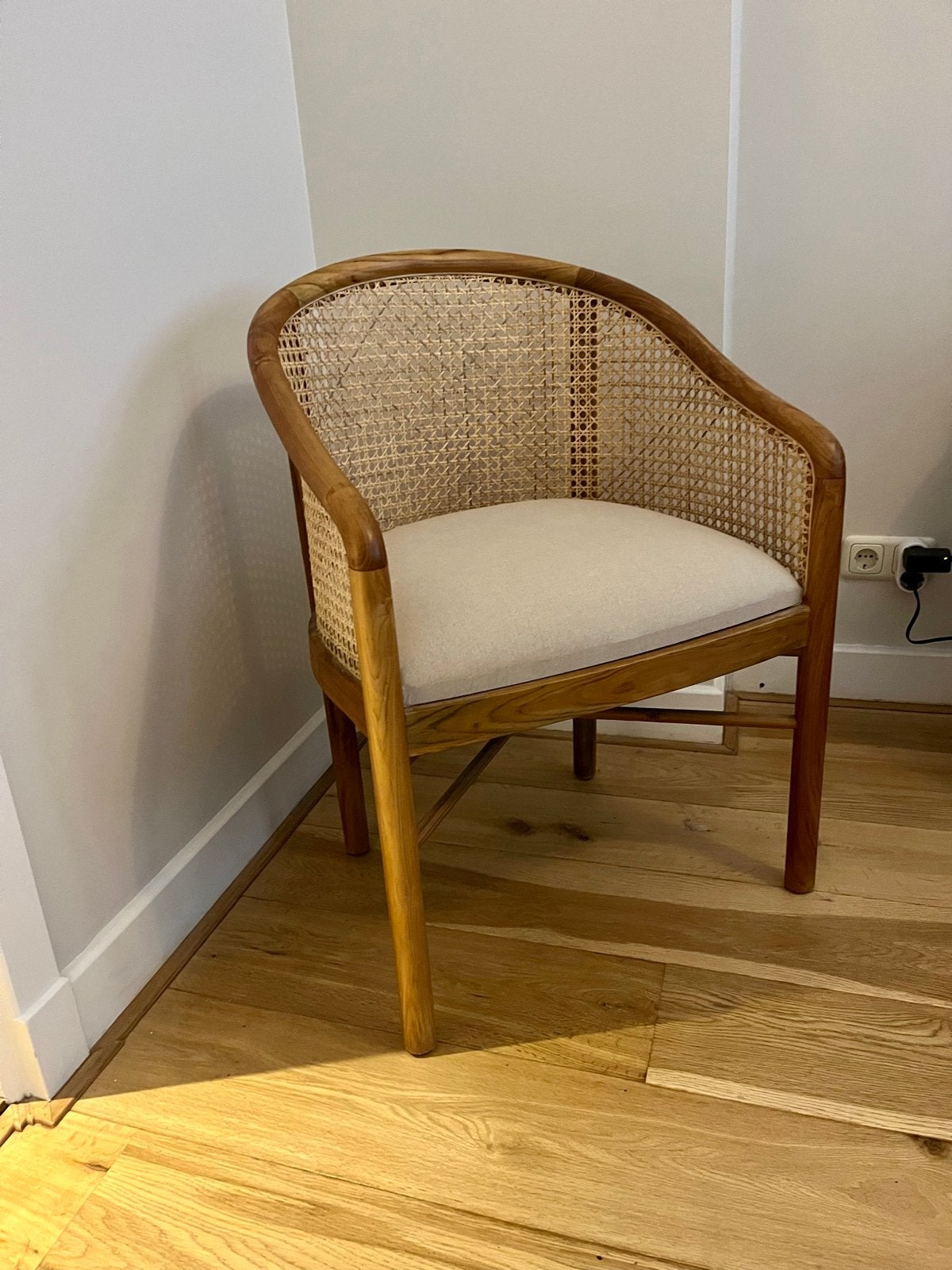 Rotan stoel met houten frame en stoffen zitting, Ophalen, Gebruikt, Bruin, Eén