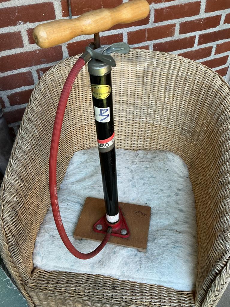 Vintage Jumbo fietspomp met lederen zuiger, Fietsen en Brommers, Fietsaccessoires | Fietspompen, Gebruikt, Ophalen of Verzenden