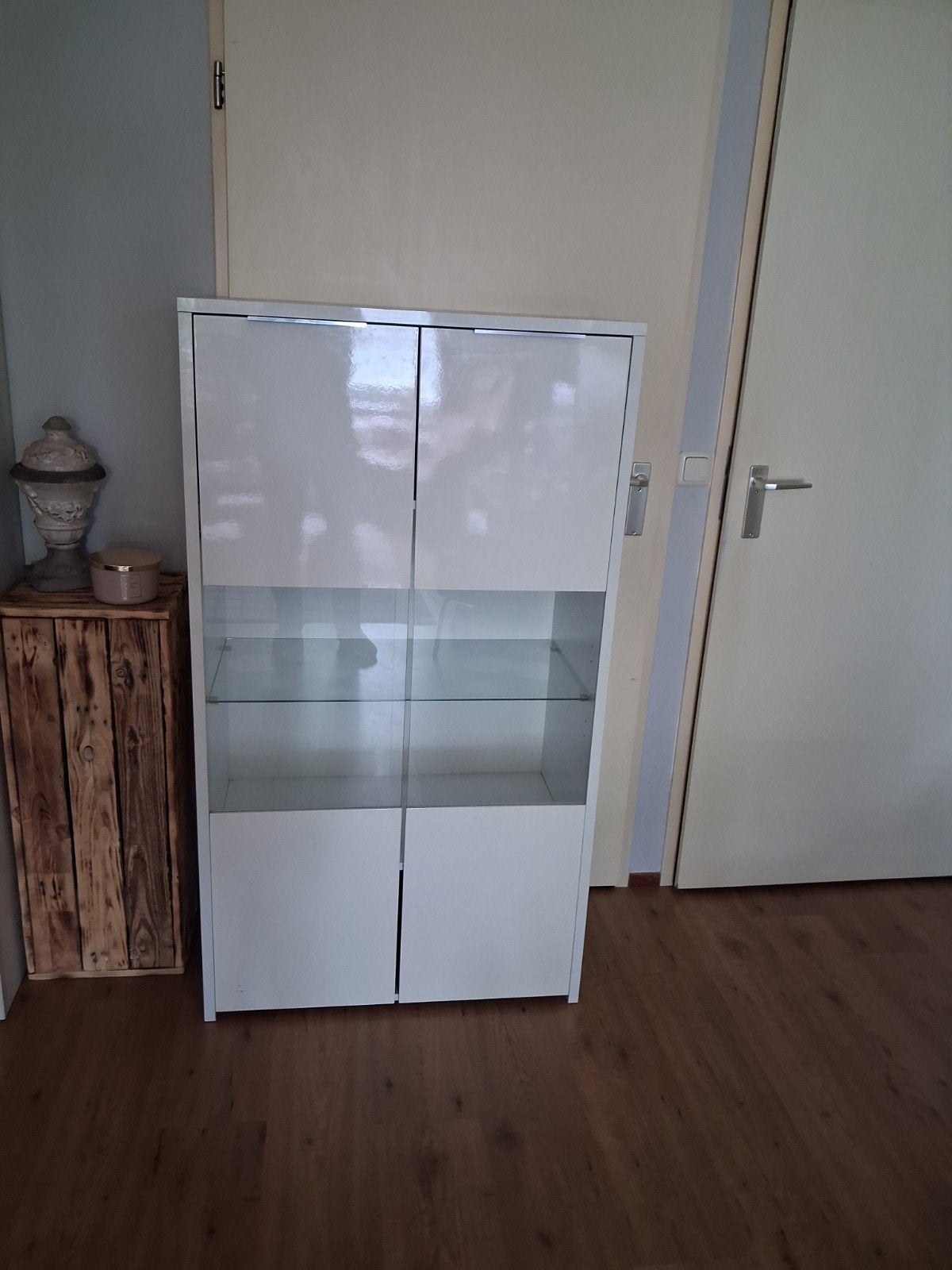 Hoogglans witte buffetkast, Huis en Inrichting, Kasten | Buffetkasten, Ophalen, Zo goed als nieuw, 25 tot 50 cm