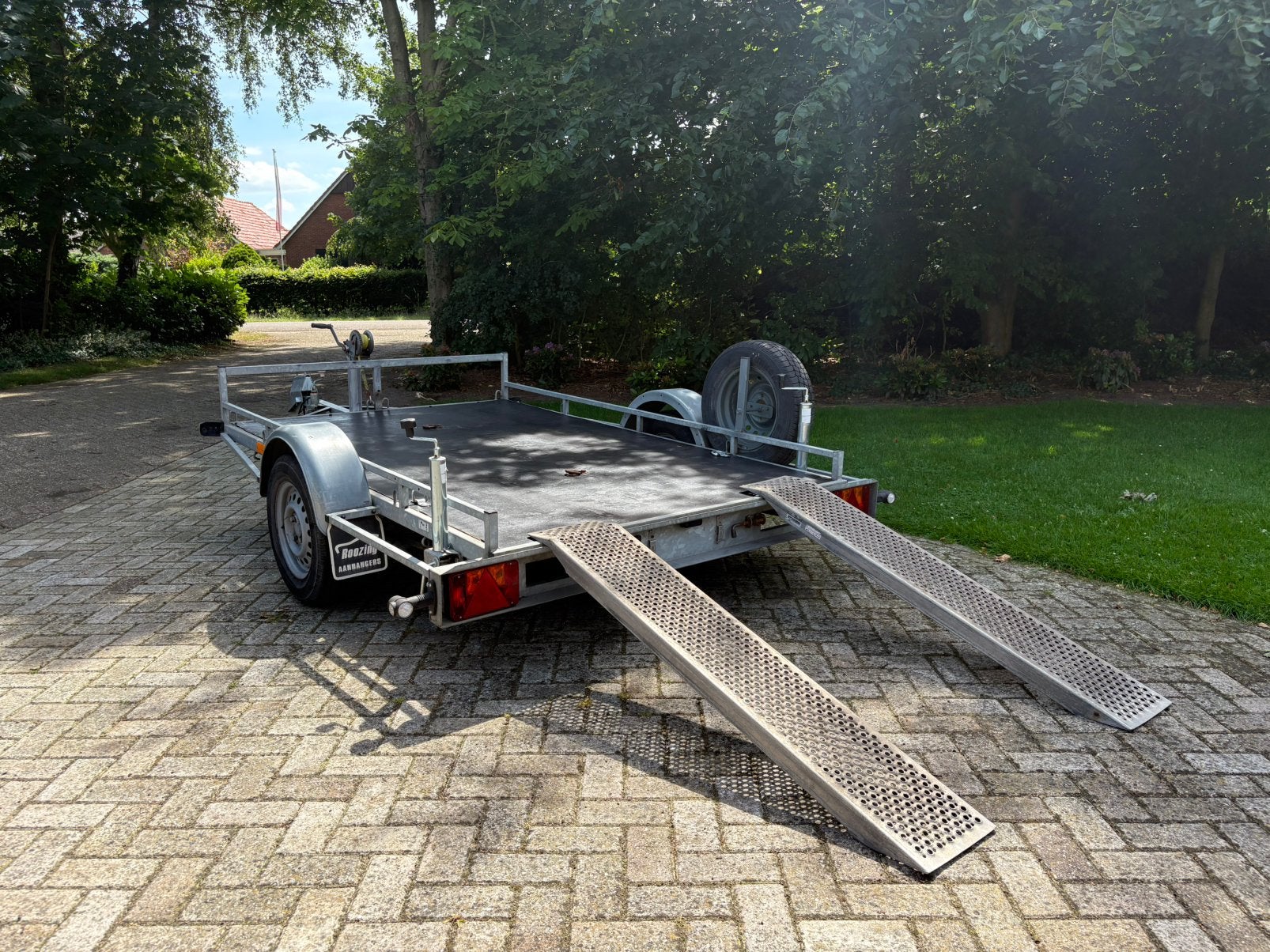 Nette motor/quad aanhanger/enkelasser met oprijplaten️, Ophalen, Zo goed als nieuw