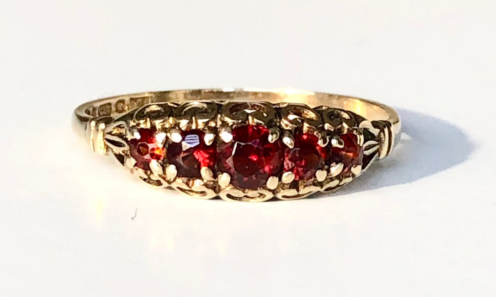 Annanina vintage 9k gouden ring granaten maat 17 1/4, Ophalen of Verzenden, Zo goed als nieuw, 17 tot 18, Met edelsteen