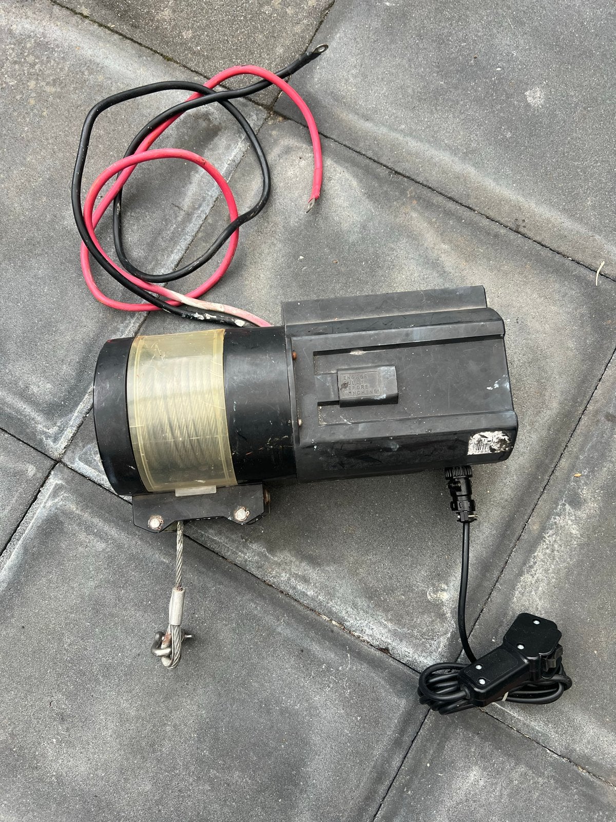 Elektrische lier 12Volt met afstandsbediening, Ophalen, Gebruikt, Elektrisch
