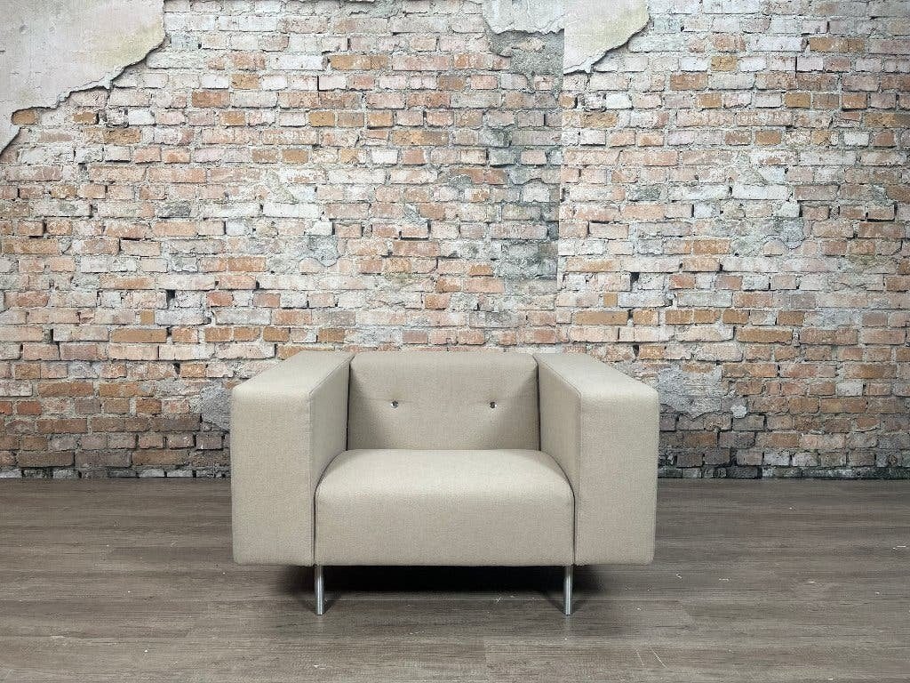 Moooi Bottoni fauteuil wol bij TheReSales