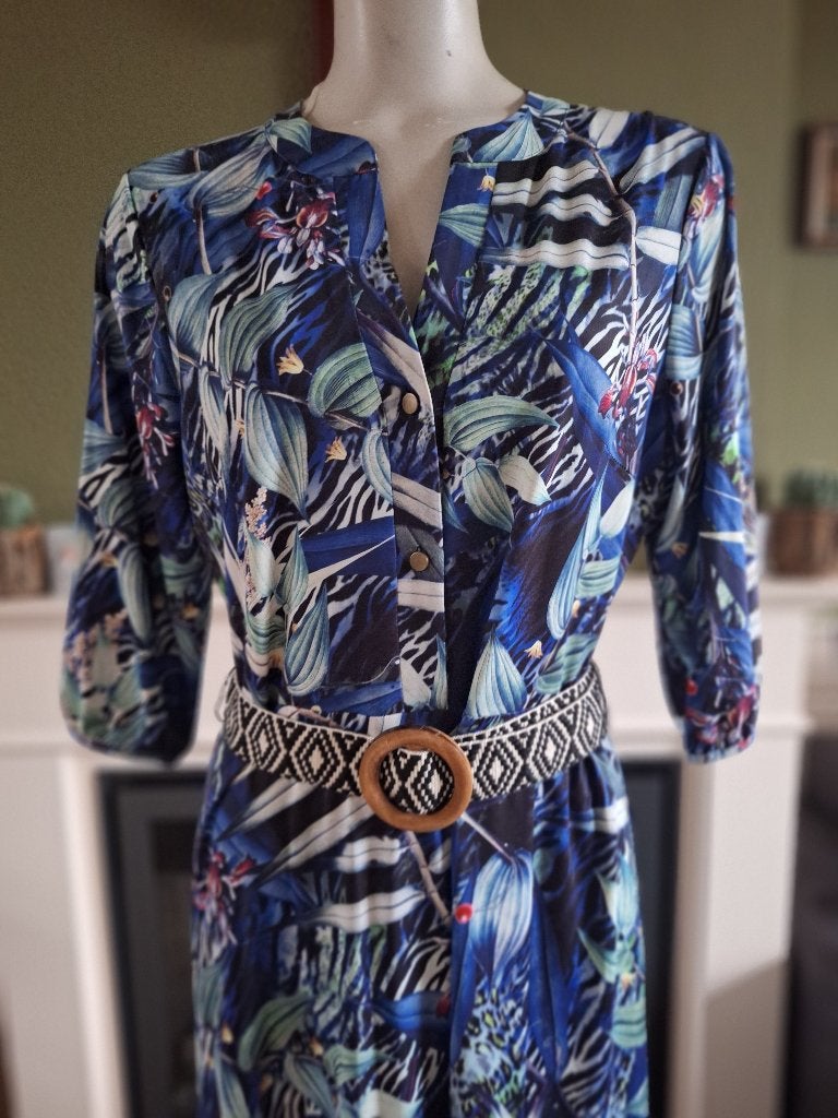 K-design jurk schitterende lange met gebreide riem L, K-design, Maat 42/44 (L), Zo goed als nieuw, Onder de knie