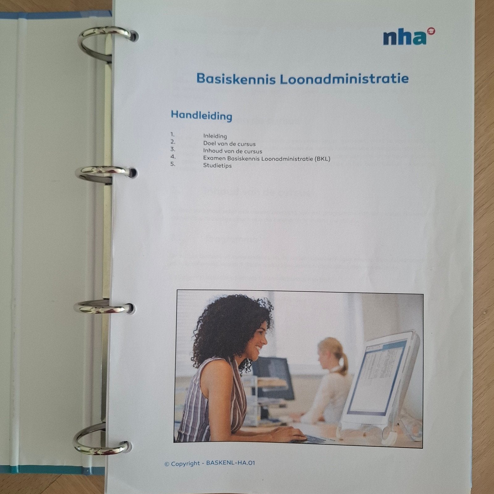 NHA BKL: Basiskennis Loonadministratie thuisstudie, Boeken, Ophalen of Verzenden, Zo goed als nieuw, MBO