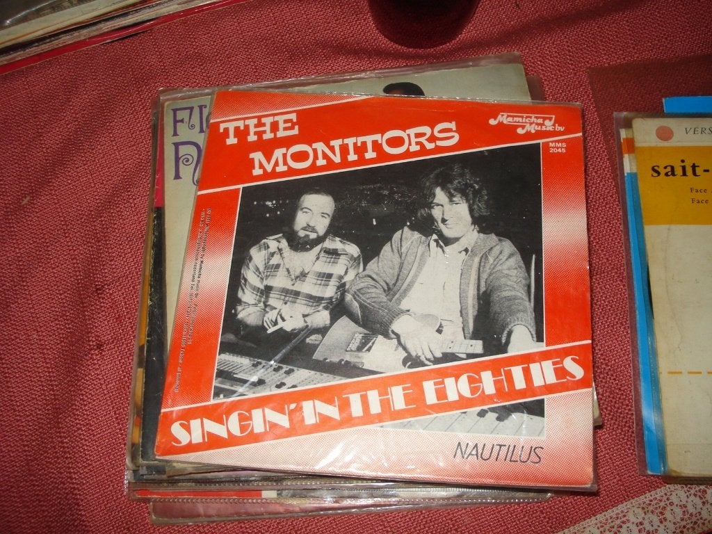 The Monitors: Singin' in the eighties / Nautilus, Fotohoes, Ophalen of Verzenden, Zo goed als nieuw, Pop