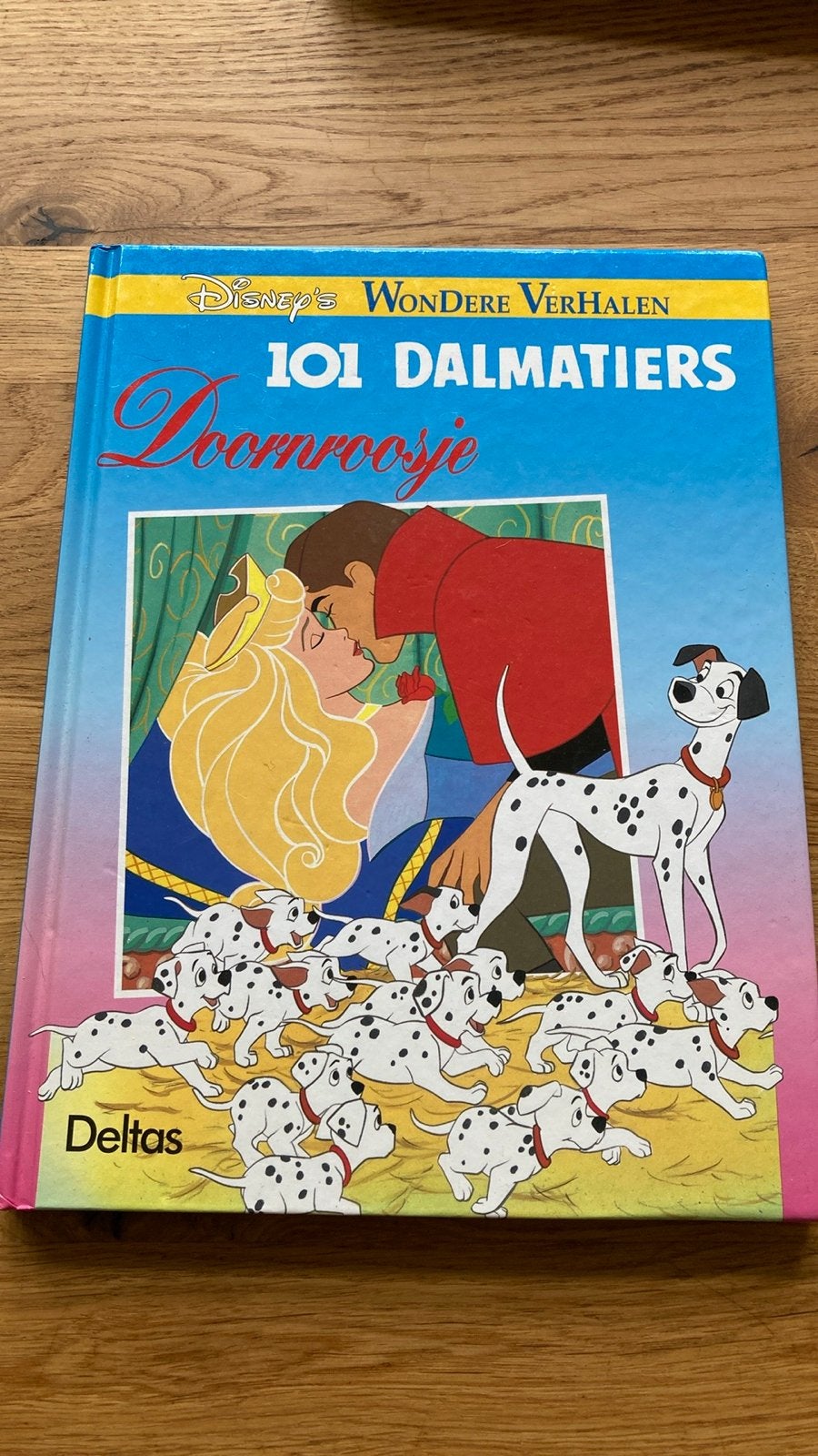 Disney's Wondere Verhalen: 101 Dalmatiërs & Doornroosje, 5 of 6 jaar, Jongen of Meisje, Ophalen of Verzenden, Zo goed als nieuw