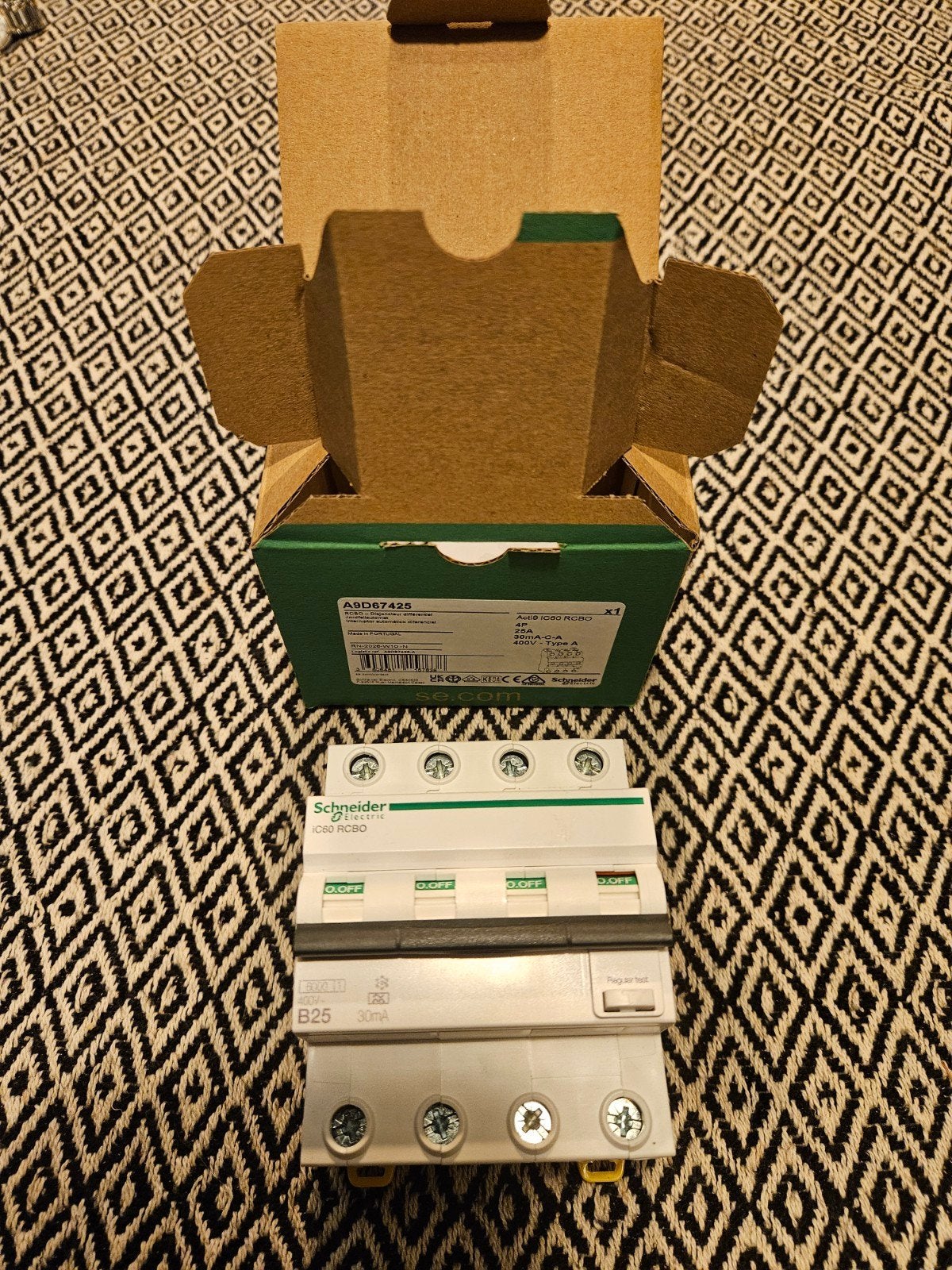 Schneider 25 Amp. 4 polige aardlekautomaat B karakteristiek, Ophalen of Verzenden, Nieuw, Overige typen
