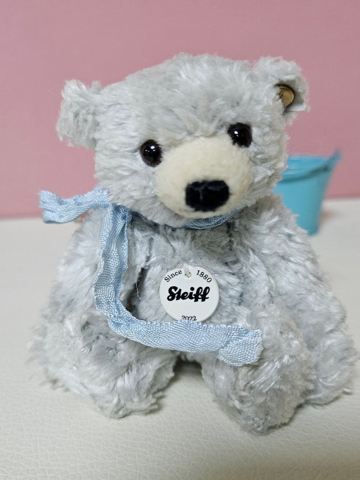 Steiff clubbeertje 10cm club beertje miniatuur 2022 blauw, Ophalen of Verzenden, Zo goed als nieuw, Beeldje, Cherished Teddies