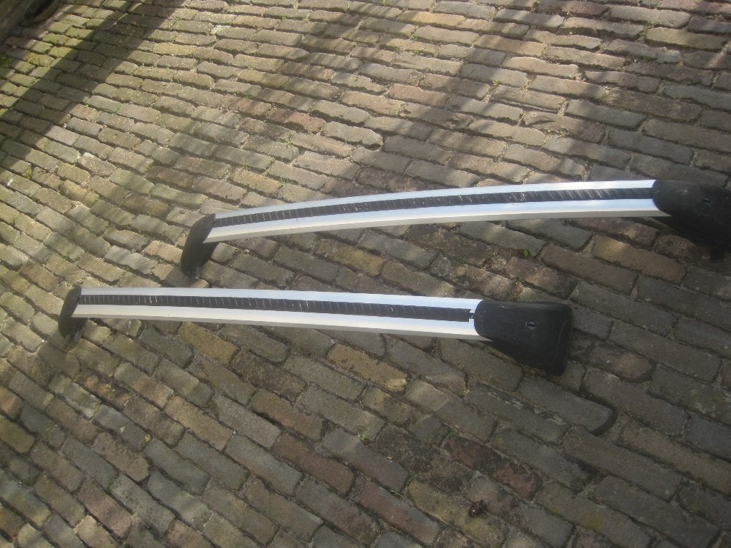 Twee dakdragers voor Volvo V50, Ophalen of Verzenden, Gebruikt