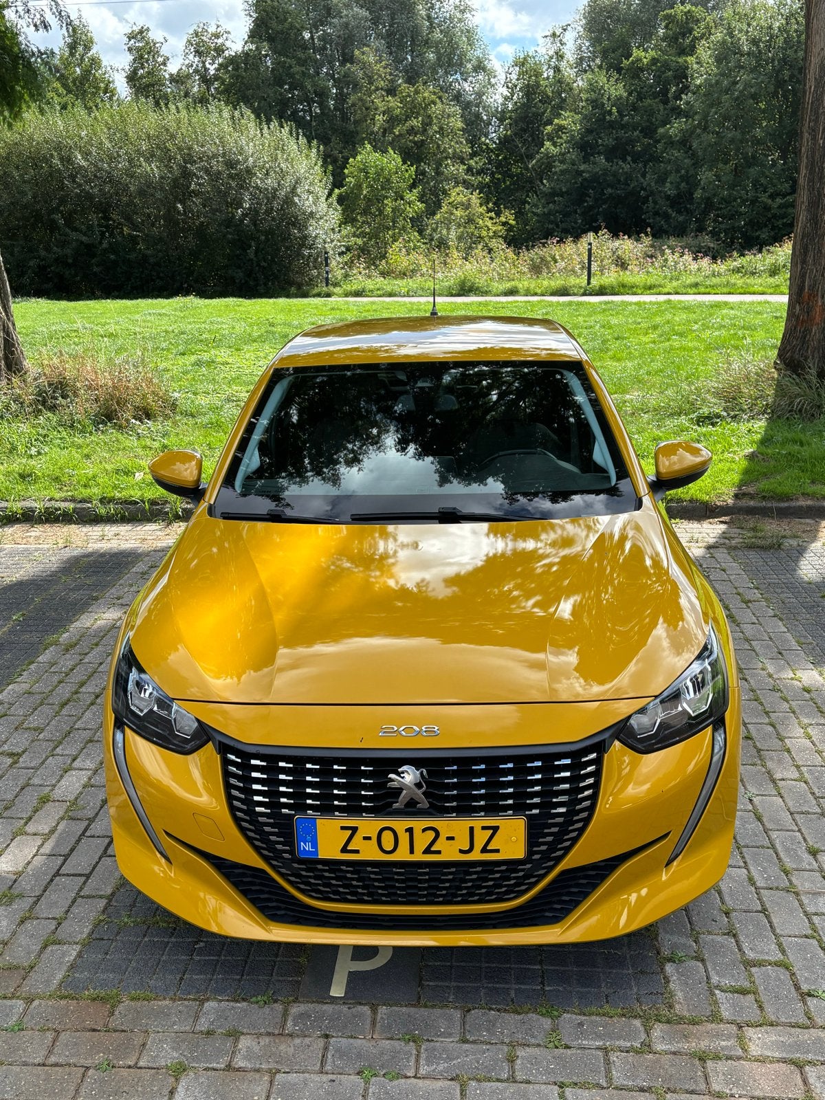 Peugeot 208 1.2 Puretech Allure 100pk 2021 Geel, Voorwielaandrijving, 100 pk, 49 €/maand, Geel