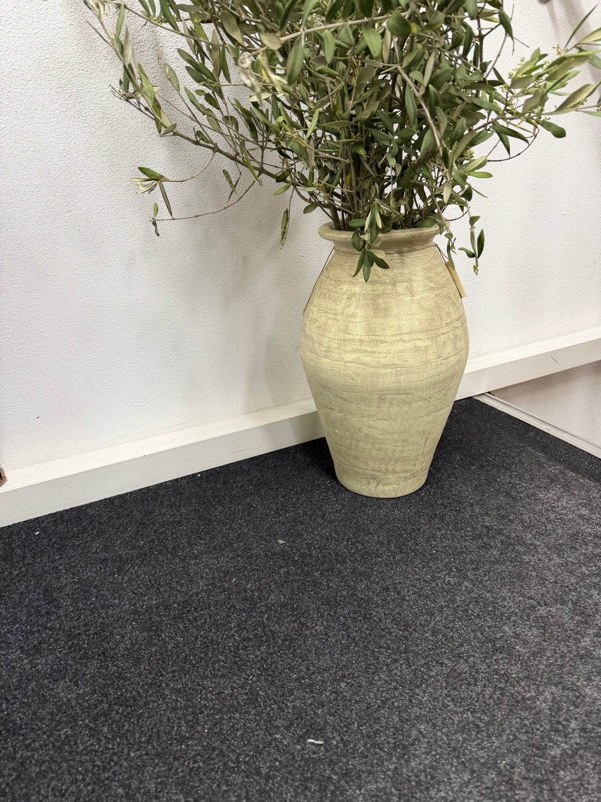 Grote decoratieve vaas met olijftakken, Ophalen of Verzenden